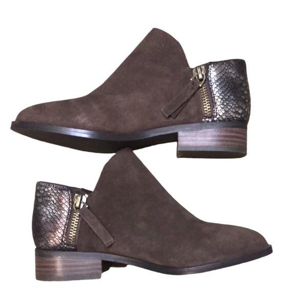 Urban Outfitter’s Very Volatile Greyson Ankle Bootie, Brown Snakeskin Heel - Picture 5 of 10
